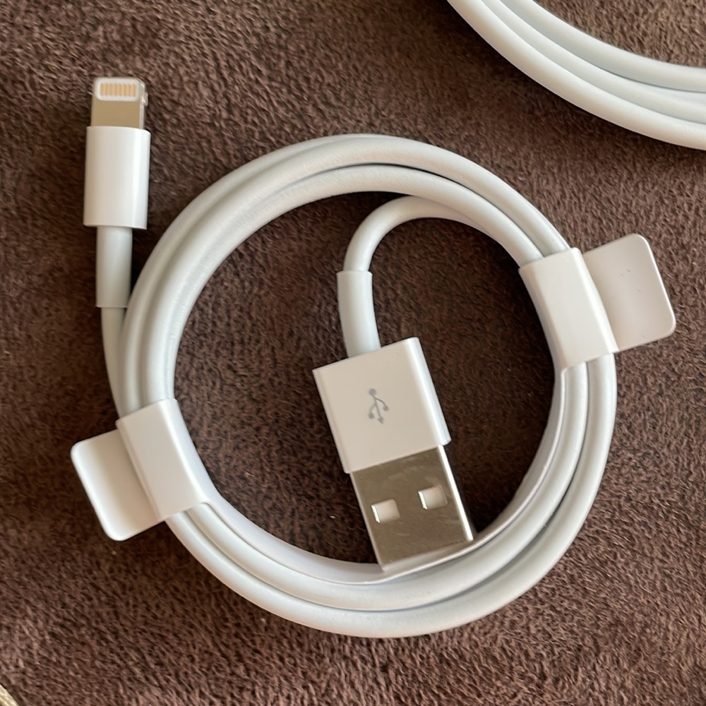 Apple Lightning Cable - Picture 2 of 3